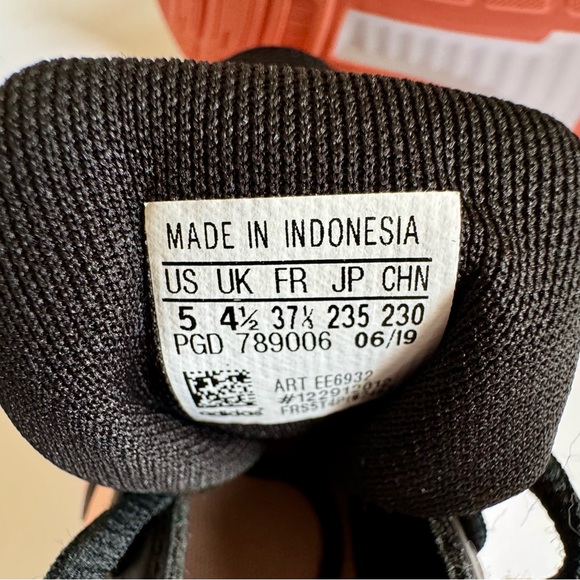 New Adidas Tennis Shoes - Picture 3 of 7